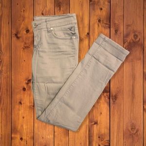 Women’s Gray Skinny/Stretch Jeans Size 5 Juniors